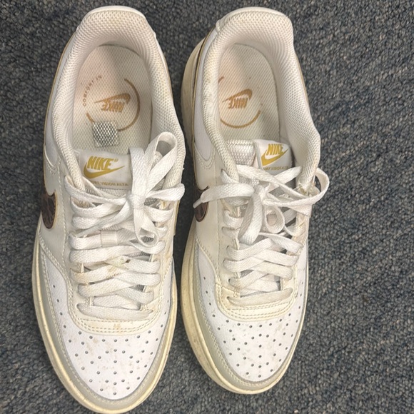 Nike Women’s Air Force White w/ Leopard - Size 9 - Picture 2 of 5